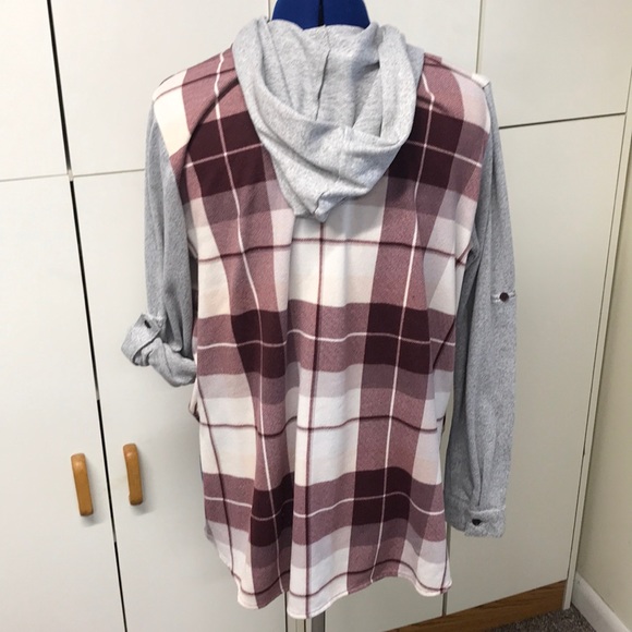 Rue 21 lightweight hooded shirt - Picture 5 of 7